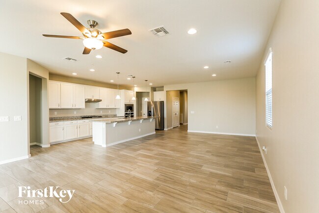 Foto del edificio - 17280 W Kendall St