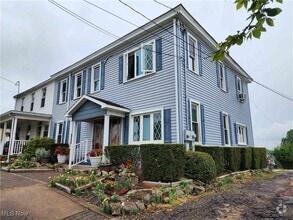 Building Photo - 132 S Marietta St