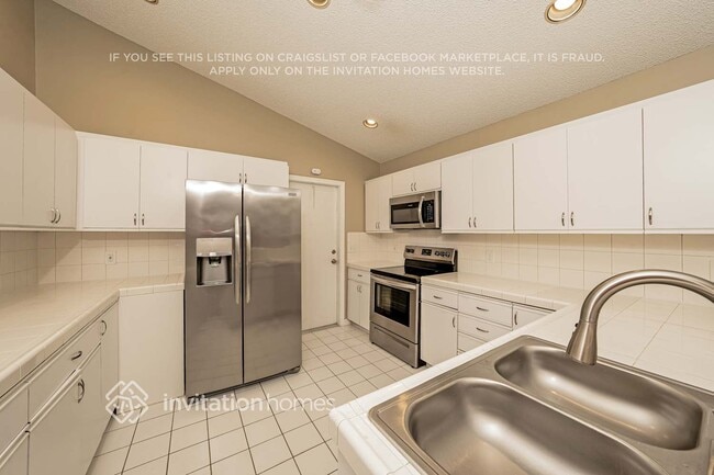 Building Photo - 1320 SW 18th St