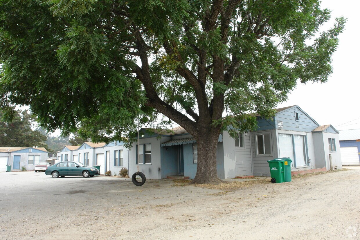 Building Photo - 845 El Camino Real N