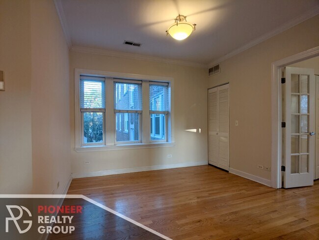 Building Photo - 3248 N Clifton Ave