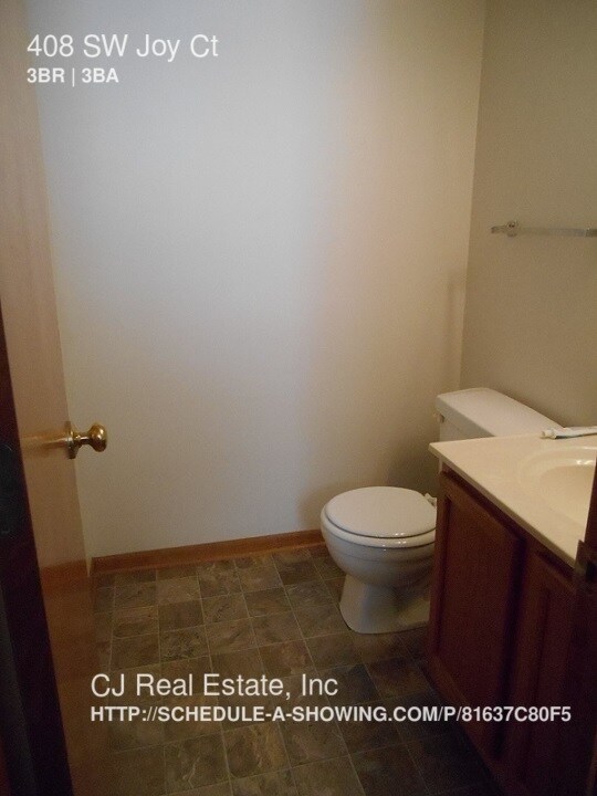 Foto del edificio - 408 SW Joy Ct