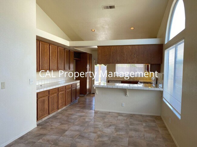 Building Photo - 3 Bed/ 2 Bath home in Soledad, CA