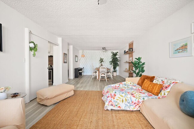 Foto del edificio - Kakaako Royal Court 2 Bedroom 2 Bathroom 1...