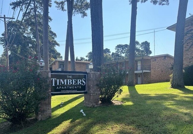 Foto del edificio - 2114 E Marshall Ave