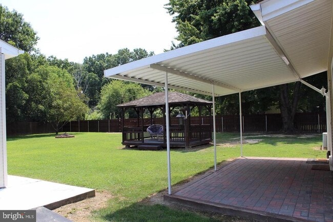 Building Photo - 6031 Rosedale Dr