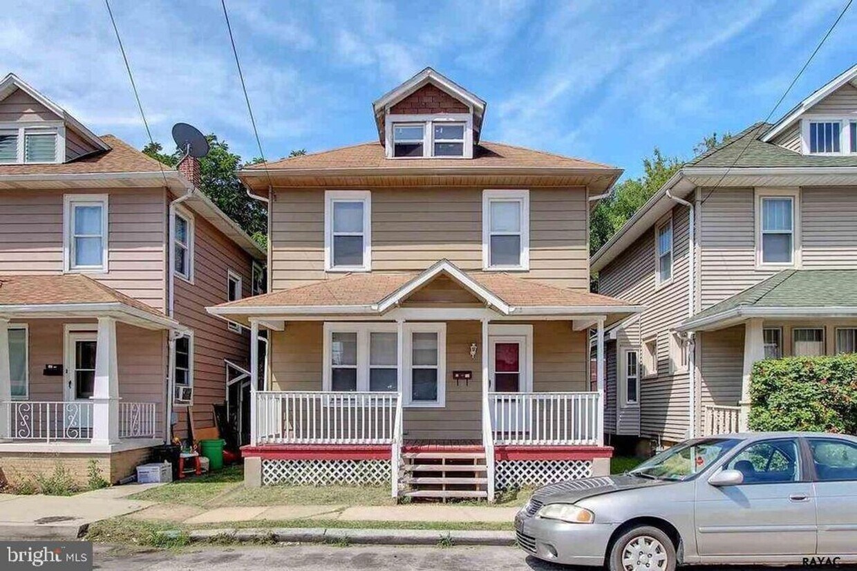 Foto principal - Coming Soon! - Recently Renovated 3 Bedroo...