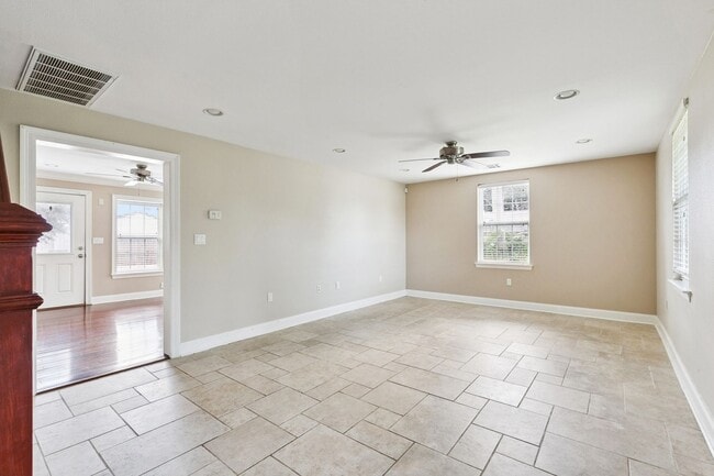 Building Photo - Charming Southern Oasis in the Heart of Ne...