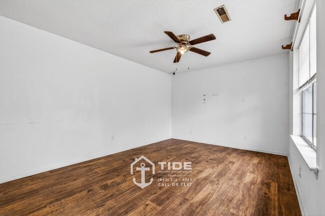 Building Photo - 123 E Edgefield Dr