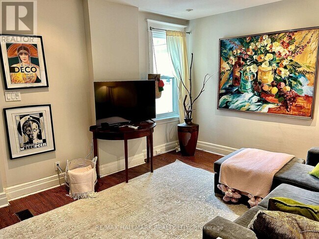 Photo du bâtiment - 18 Pape Ave