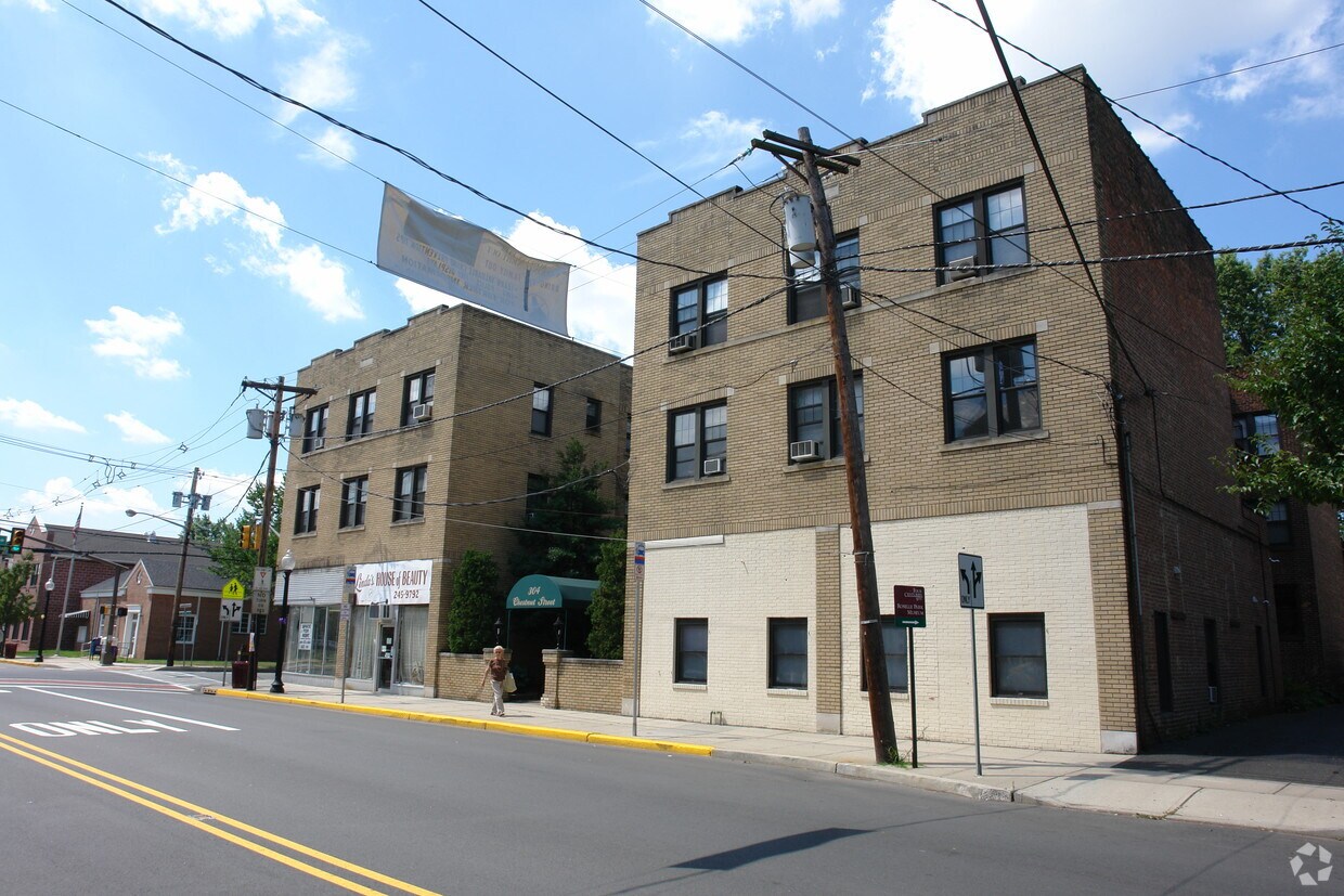 Building Photo - 304 Chestnut St