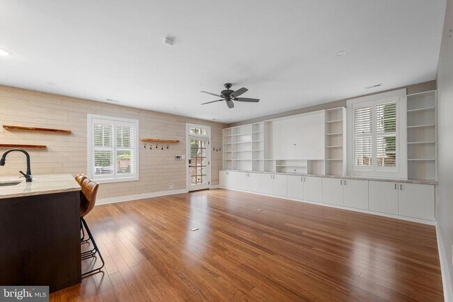 Foto del edificio - 411 N Loudoun St