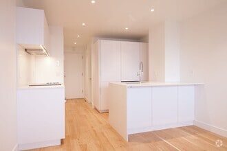 Building Photo - 3460 Rue Durocher