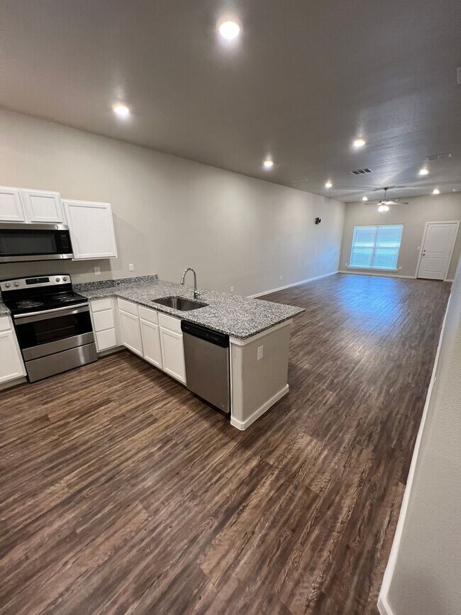 Foto del edificio - 2113 Langford Ave