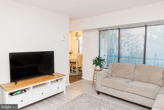 Building Photo - 9576 Jayhawk Terrace