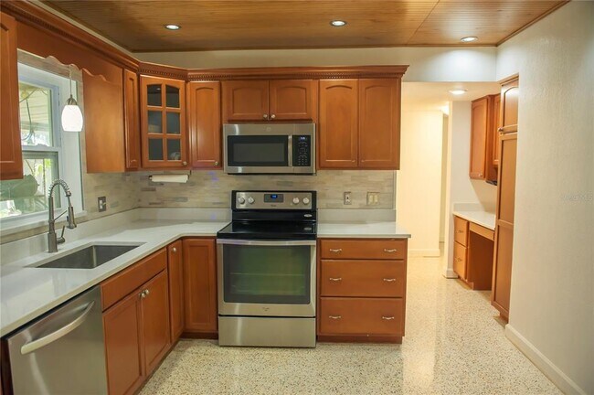 Foto del edificio - 904 Brookside Dr