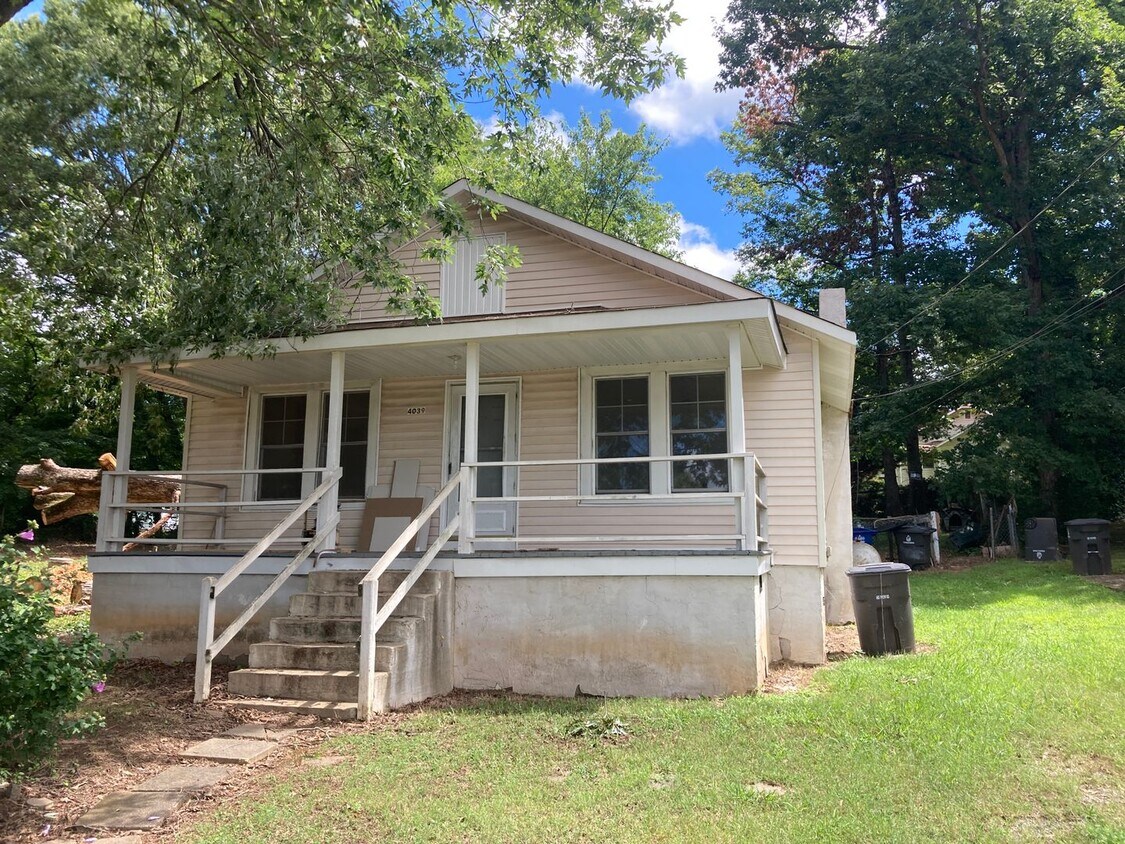 Primary Photo - 4039 Sheraton St