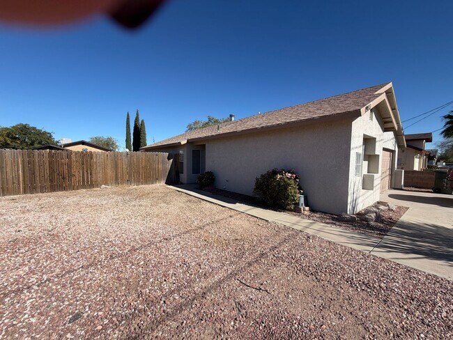 Foto del edificio - Centrally Located