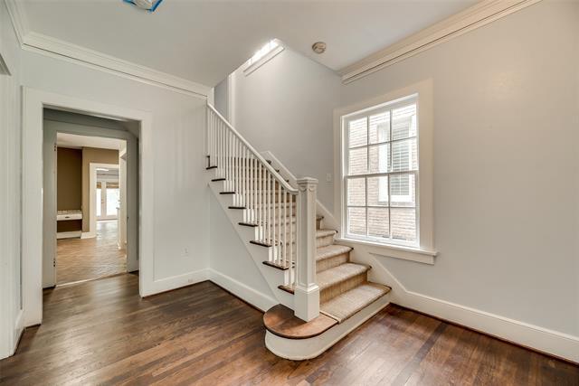 Building Photo - 3303 Drexel Dr