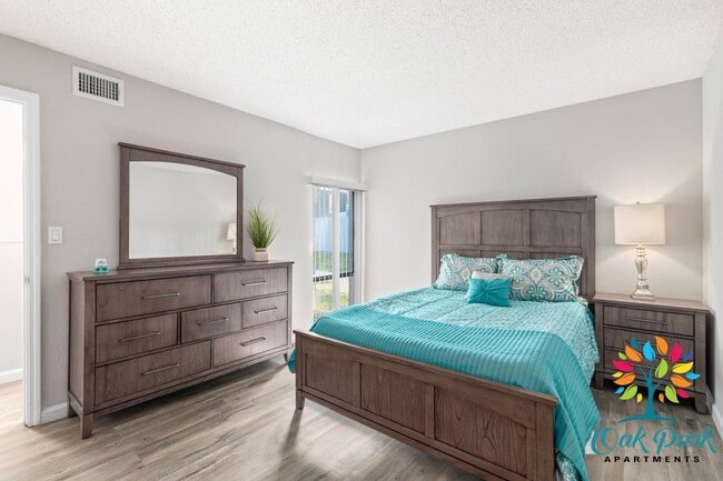 Interior Photo - Oak Park Apartments