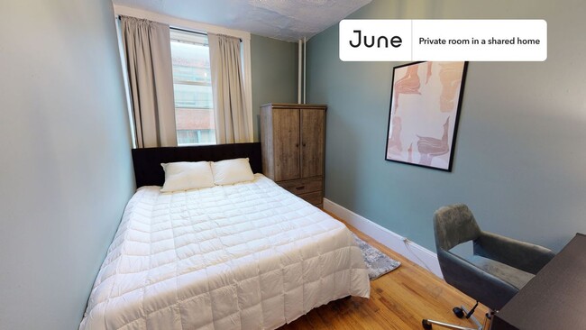 Foto del edificio - Private bedroom in 5 bed/2 bath Home