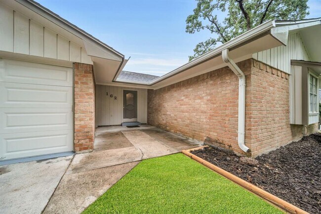 Foto del edificio - 162 Greenleaf Ln