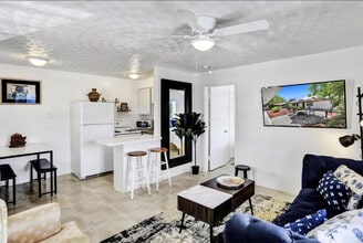 Building Photo - 820 NE 16th Ave