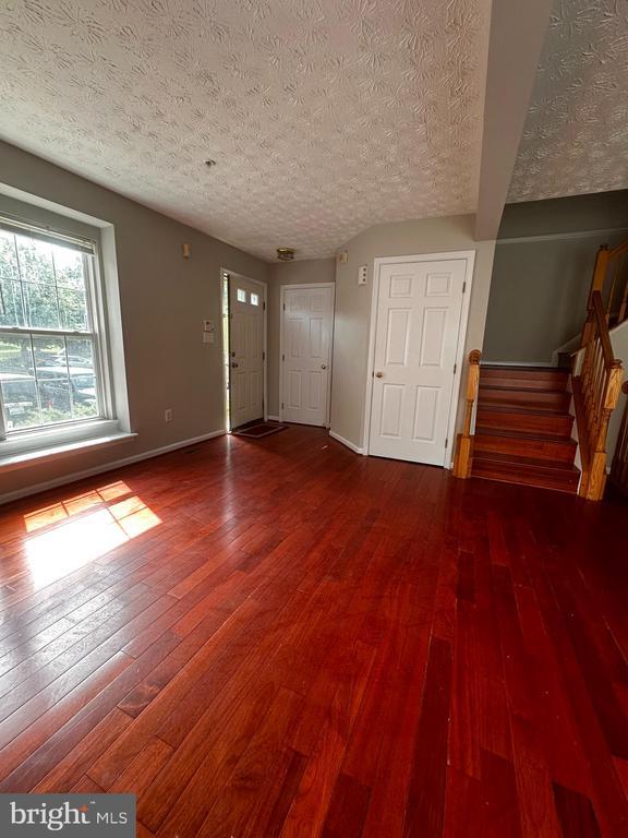 Building Photo - 2722 Thornbrook Ct