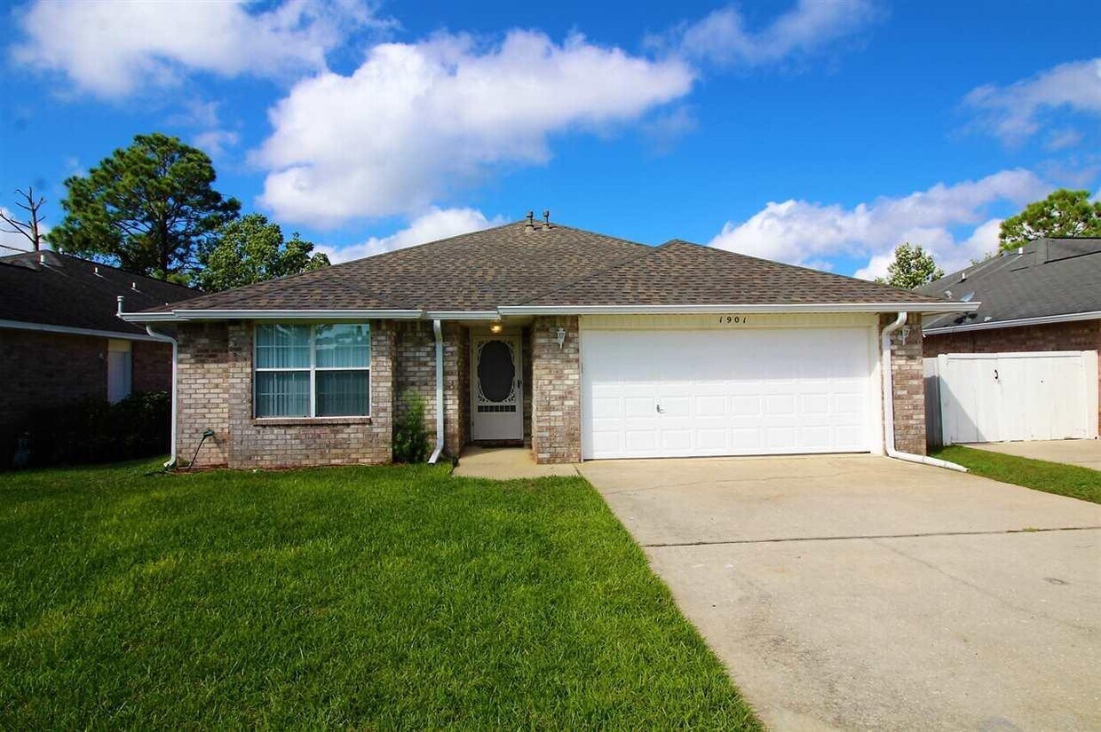 1901 Gulf Bay Ln, Pensacola, FL 32506 House Rental in Pensacola, FL