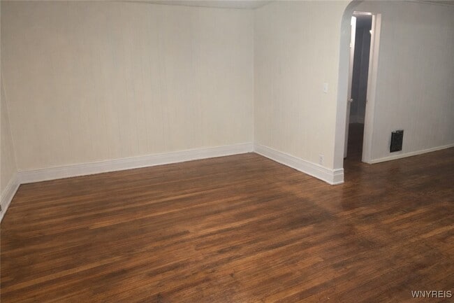 Building Photo - 644 E Ferry St