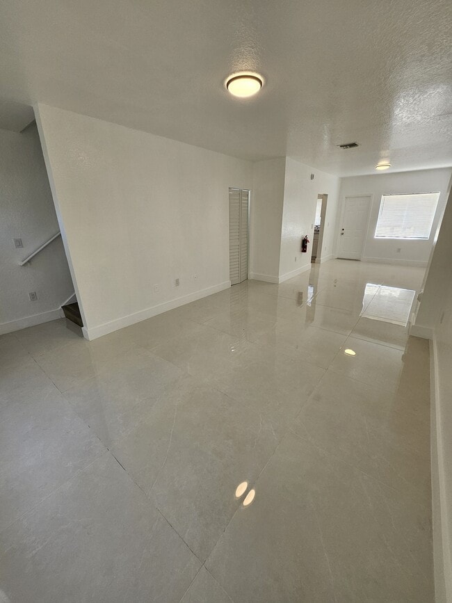 Building Photo - 450 NW 84th St