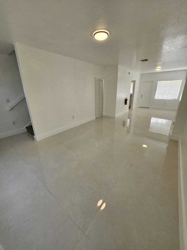 Photo - 450 NW 84th St (Miami, FL) Townhome