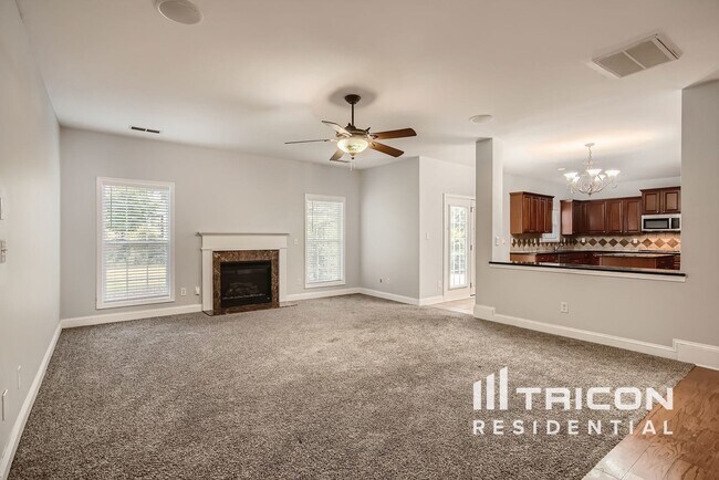 Foto del edificio - 1004 Emerson Ln