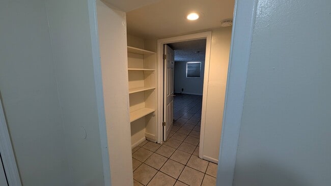 Building Photo - 1318 Divot Ln