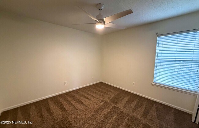 Foto del edificio - 12082 Brandon Lake Dr