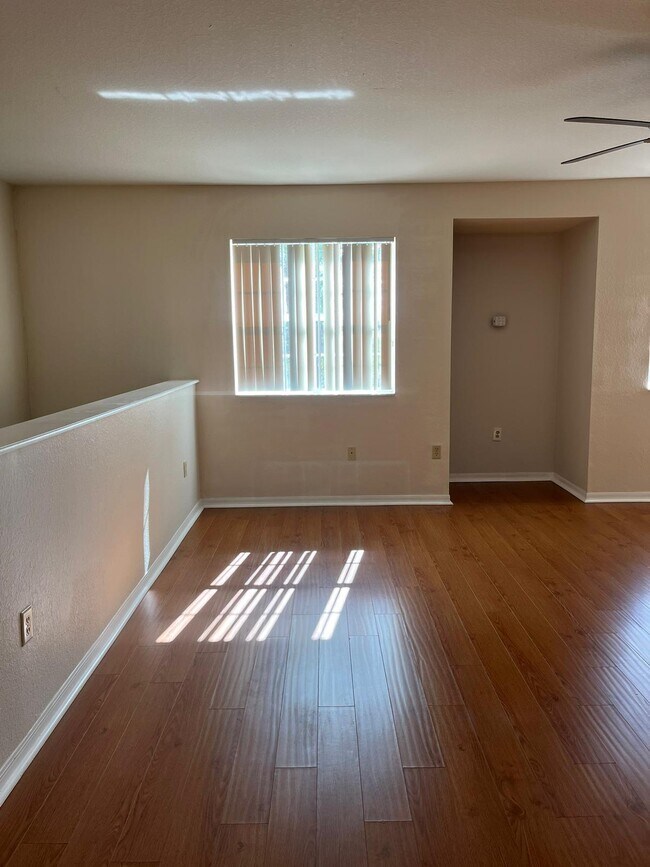 Foto del edificio - 118 SW Peacock Blvd