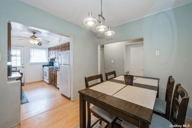 Foto del edificio - 73-43 198th St