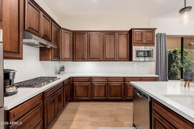 Building Photo - 9705 E Mountain Peak Dr