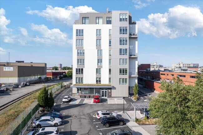 Building Photo - 9 Medford St