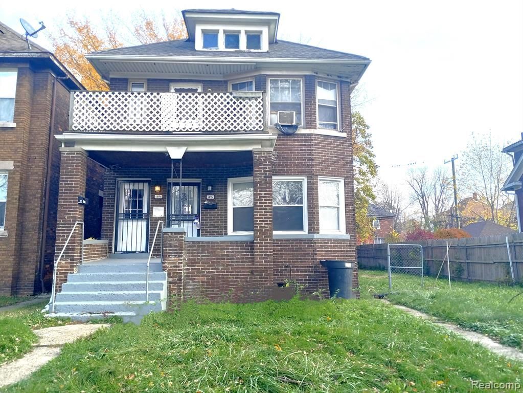 Primary Photo - 1076 N Rademacher St