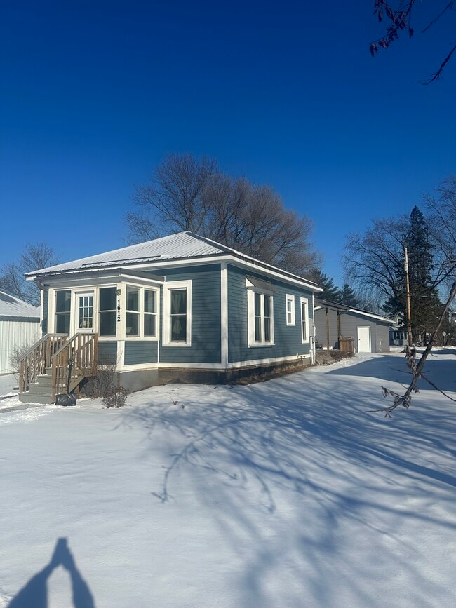 Building Photo - 1612 Stoughton Ave