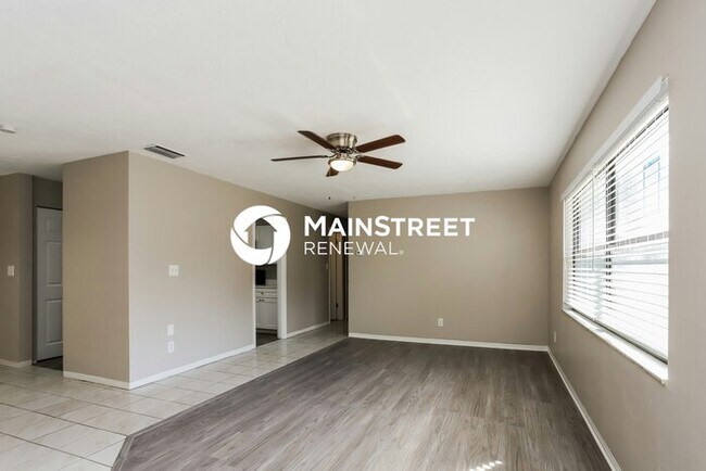 Building Photo - 3 Bedroom Pet-Friendly Home in St Petersburg, FL with Main Street Renewal