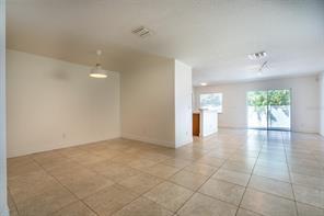 Foto del edificio - 716 Cresting Oak Cir