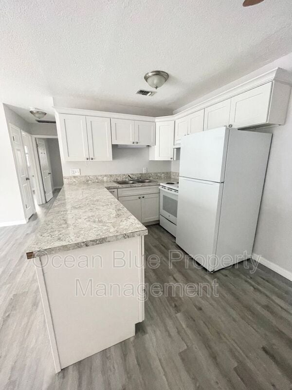 Foto del edificio - 327 S Fernwood Ave