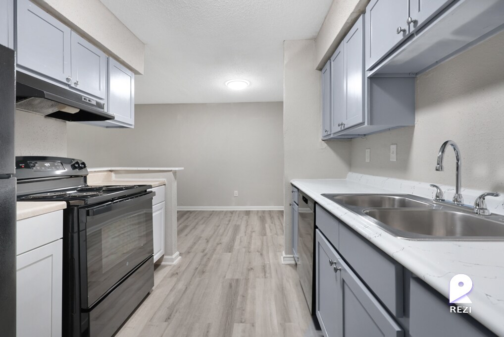 Foto principal - 11810 Algonquin Dr
