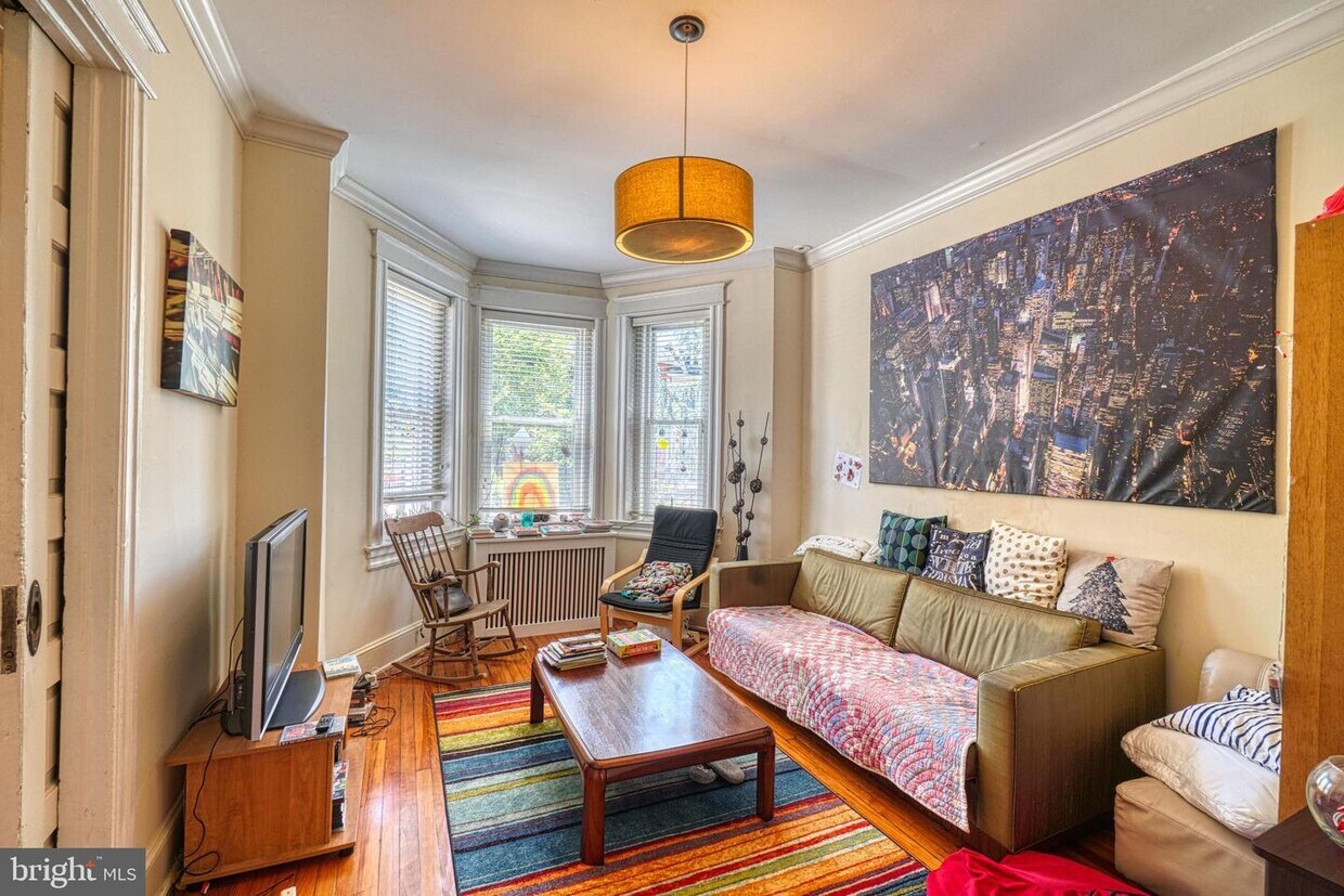 Foto principal - 1224 C St NE