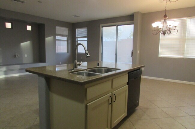 Foto del edificio - 7561 Morisset Ave