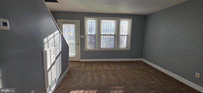 Building Photo - 1220 16th St NE