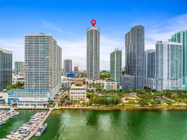 Building Photo - 1750 N Bayshore Dr