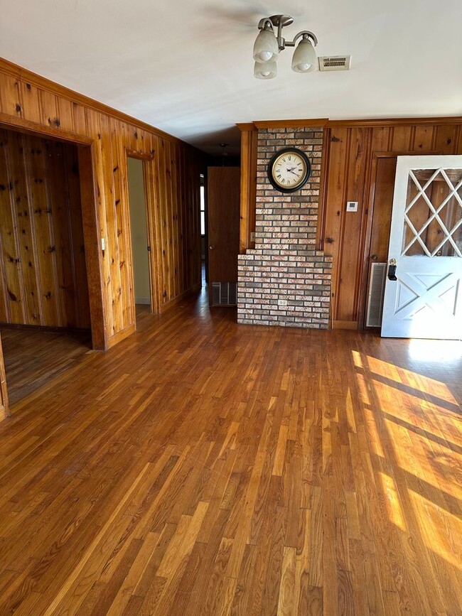 Foto del edificio - 3822 Sand Cut Rd